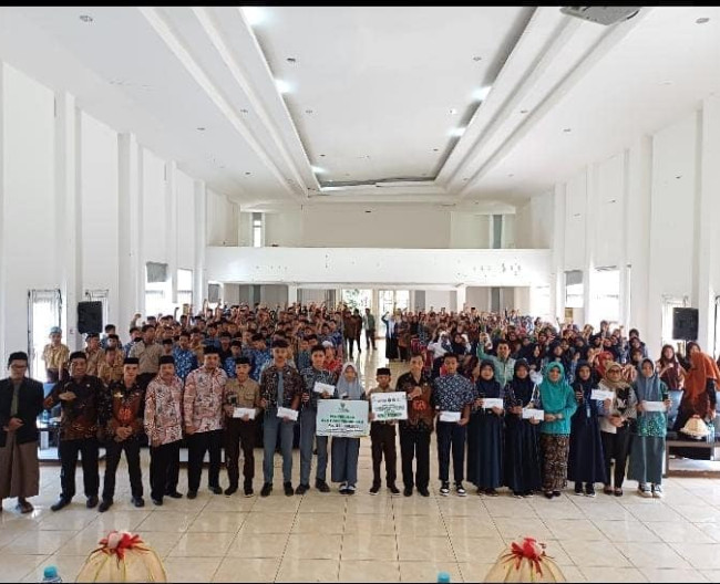 Bantuan Pendidikan Dari Badan Amil Zakat Nasional